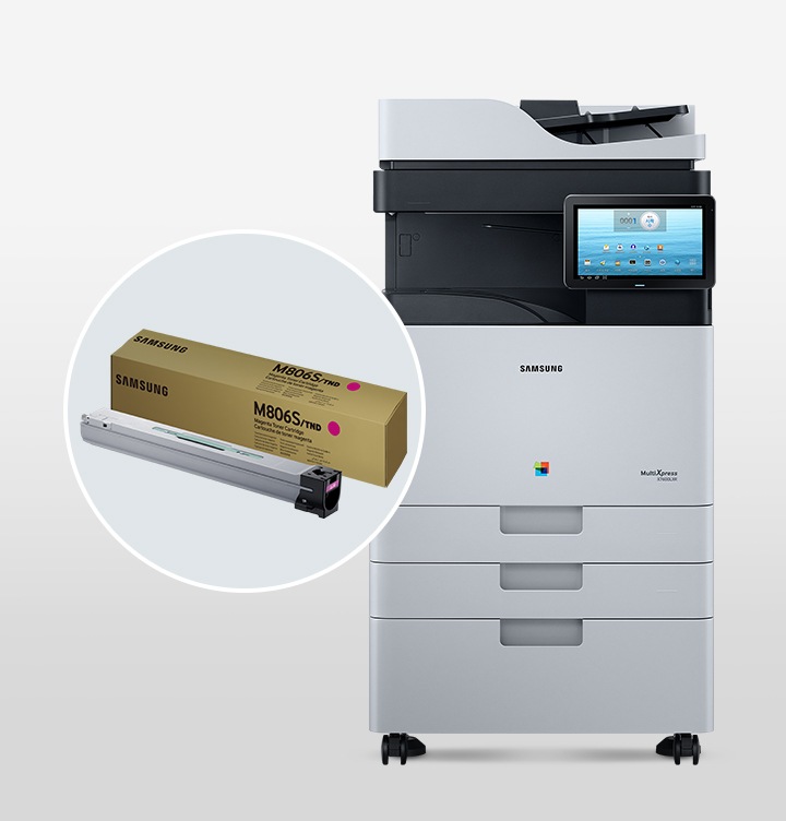 이미지 오른쪽 부분에는 사무용 복합기 이미지 왼쪽 부분에 마젠타 컬러 토너 제품상자와 제품 이미지가 위에서 아래로 나열되어 있습니다.