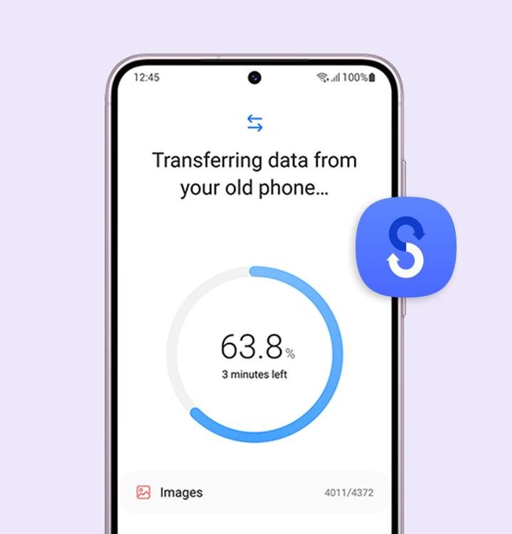 갤럭시 S23의 화면은 스마트 스위치 데이터 전송의 진행 바를 보여줍니다.