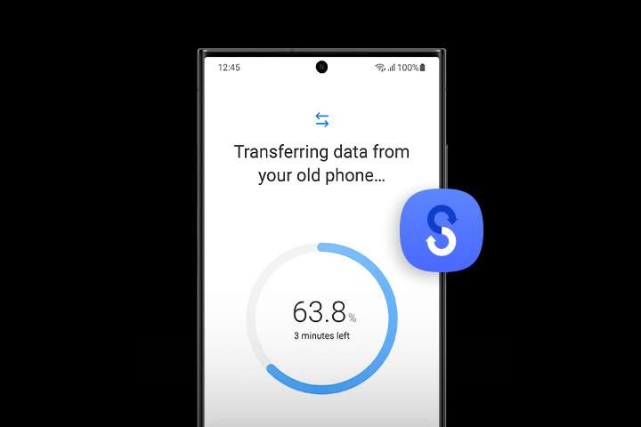 갤럭시 S23 Ultra의 화면은 스마트 스위치 데이터 전송의 진행 바를 보여줍니다.