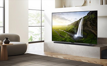 The Tray로 깔끔해진 TV가 놓여있는 공간입니다.