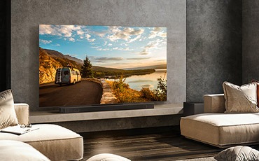 The Tray로 깔끔해진 TV가 놓여있는 공간입니다.