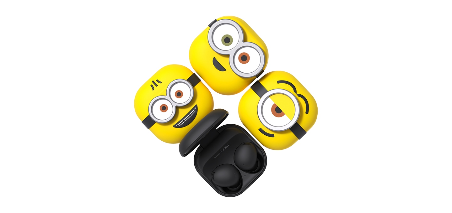 갤럭시 버즈2 프로 미니언즈 케이스 4개의 제품이 나열되어 보여집니다. 시계방향으로 밥, 스튜어트, 버즈2 프로 케이스 열린 제품, 오토 순서로 보여집니다.