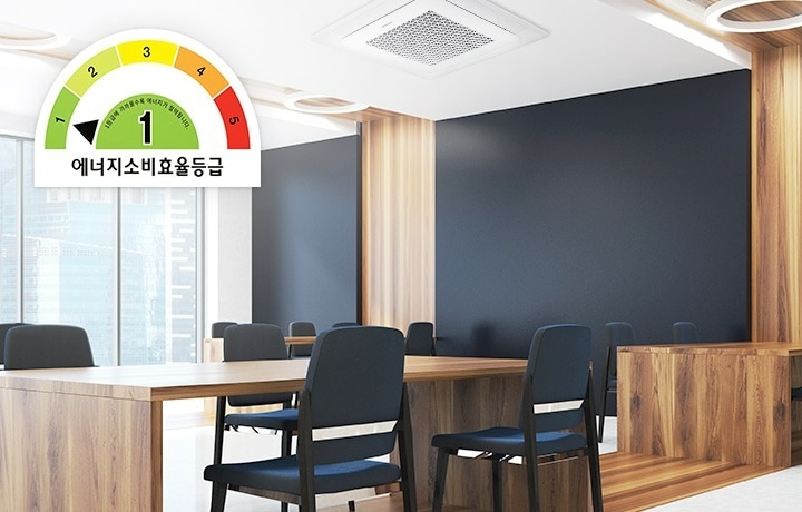 창문에 자연이 보이는 배경에 가운데 창문형 에어컨이 켜져있는 상태로 크게 확대가 되어있고 왼쪽 상단에 21,000개의 마이크로 홀 이라고 적혀있으며 마이크로 무풍홀 에서 풍성한 냉기를 뿜어주어 마치 동굴에 들어온 것처럼 기분 좋은 쾌적함을 유지해 드립니다.