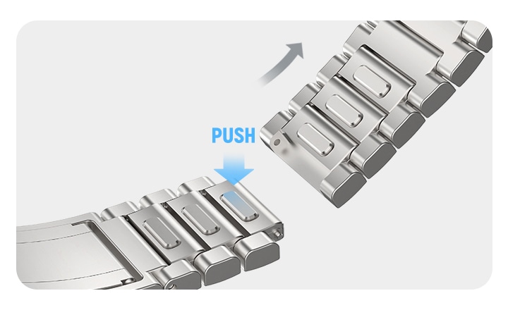 갤럭시 워치6 링크 브레이슬릿 스트랩 실버 색상이 보여집니다. PUSH로 스트랩 길이를 쉽게 조절하는 방법을 보여주고 있습니다.
