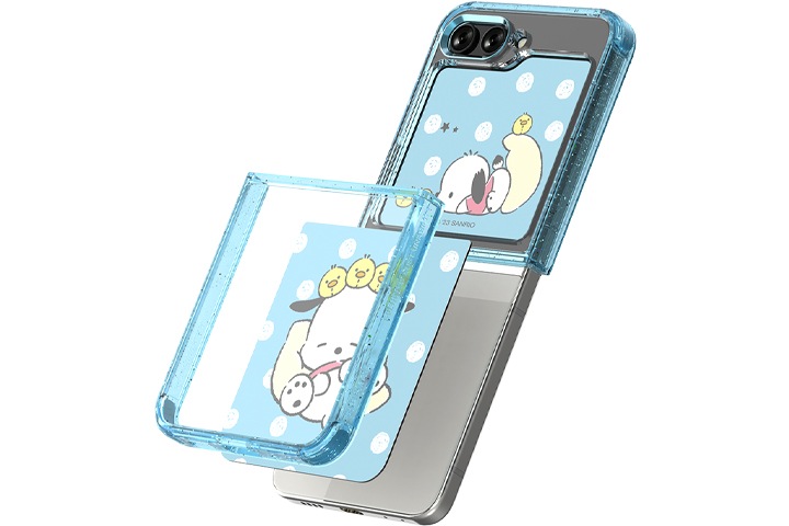 갤럭시 Z 플립5 포챠코 플립 수트 케이스 뒷면 케이스 부분 분할샷을 보여주고 있습니다.