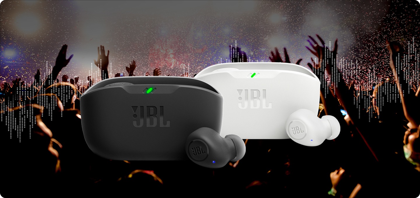 공연장 배경 위에 제품 이미지가 노출되고 있습니다.