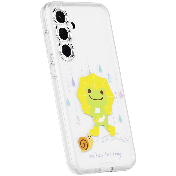 흰색 배경에 갤럭시 S23 FE pickles the frog 버라이어티 케이스 (옐로우)을 장착 후 오른쪽으로 20도 돌린 후 뒤로 20도 기울어진 정면 이미지입니다.