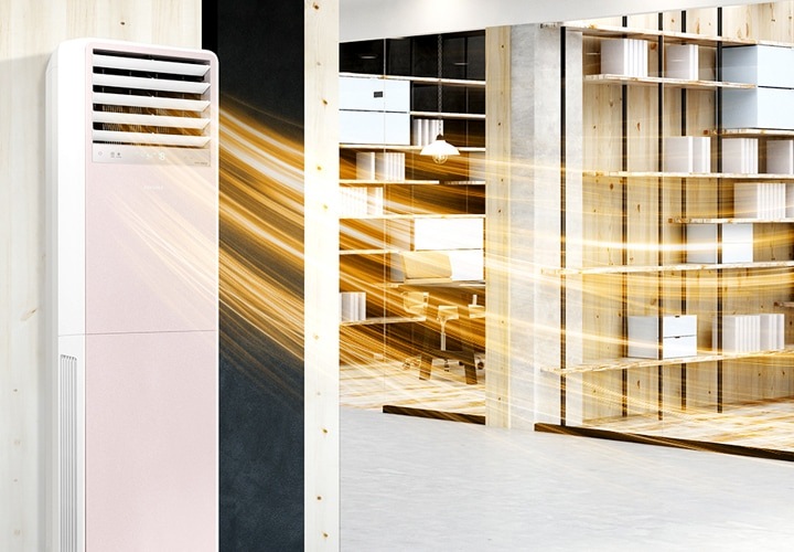 회의실이 보여지는 공간에 좌측벽에 상업용 중대형 냉난방 에어컨이 보이며 따뜻한 바람이 나오는듯한 형상이 보여지고 우측엔 유리문과 유리 벽으로된 회의실 및 사무실에 보여집니다. 