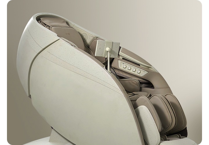 코지마 안마의자의 좌측면이 보입니다.