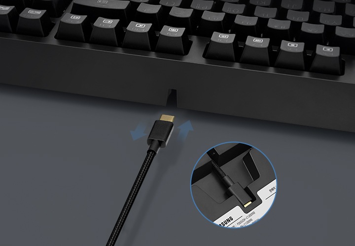 분리가 가능한 USB 케이블의 이미지를 보여주고 있습니다.