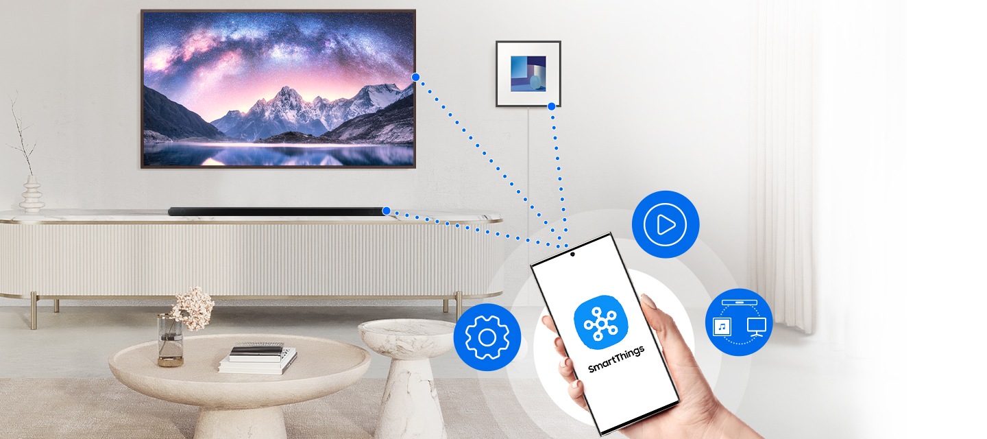 스마트폰 내 SmartThings 앱을 통해 뮤직 프레임, TV, 사운드바가 연결되어 있습니다.