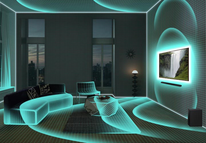 벽에 TV와 사운드바가 설치되어 있으며, 화면에는 자연 풍경이 보입니다. 사운드바에서는 음향효과가 나오고 있습니다.