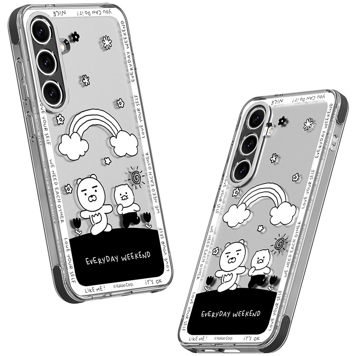 이미지 왼쪽 부분에는 갤럭시 갤럭시 S24+ 카카오프렌즈 버라이어티 케이스를 장착 후 오른쪽으로 10도 돌아간 정면 이미지가 배치하여 있고 이미지 오른쪽 부분에는 갤럭시 S24+ 카카오프렌즈 버라이어티 케이스를 장착 후 왼쪽 윗부분으로 10도 돌아간 정면 이미지가 배치하여 있는 이미지입니다.