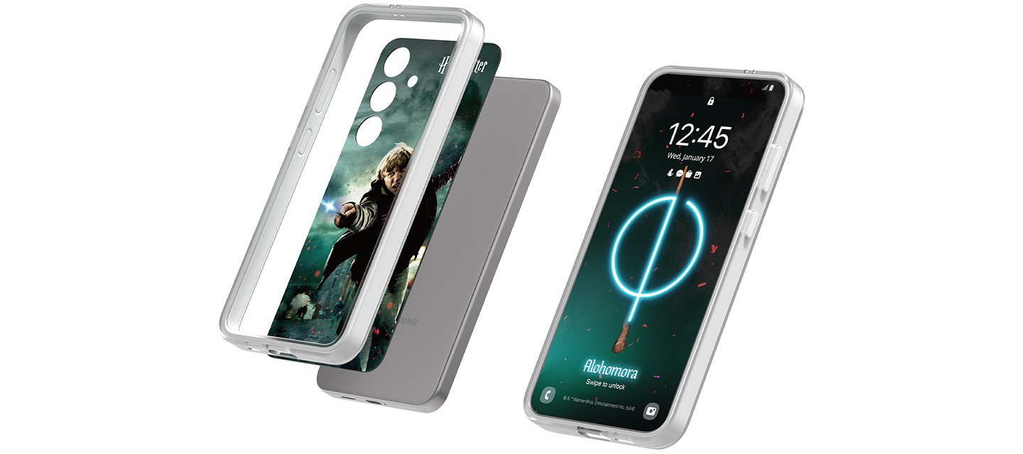 이미지 왼쪽 부분에는 플립수트 케이스와 갤럭시 S24+ 해리포터 마법 플립수트 카드 (론)을 단말에 장착하는 순서의 이미지가 배치하여 있고 이미지 오른쪽 부분에는 갤럭시 S24+ 해리포터 마법 플립수트 카드 (론)을 장착 후 단말 화면에 나오는 이미지를 보여주고 있는 이미지가 배치되어 있는 이미지입니다.