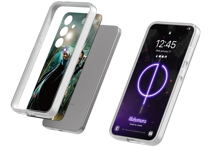 이미지 왼쪽 부분에는 플립수트 케이스와 갤럭시 S24 해리포터 마법 플립수트 카드 (벨라트릭스)를 단말에 장착하는 순서의 이미지가 배치하여 있고 이미지 오른쪽 부분에는 갤럭시 S24 해리포터 마법 플립수트 카드 (벨라트릭스)를 장착 후 단말 화면에 나오는 이미지를 보여주고 있는 이미지가 배치되어 있는 이미지입니다.