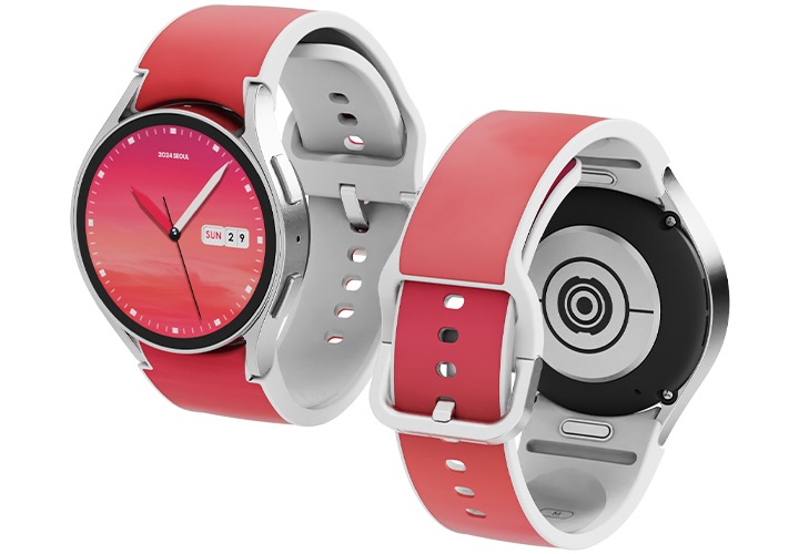 갤럭시 워치 스카이코랄 그라데이션 스트랩 (2024 서울색) 을 단말에 장착하여 동그랗게 말은 정면 이미지와 뒷면 이미지를 왼쪽에서 오른쪽으로 나열한 이미지입니다.