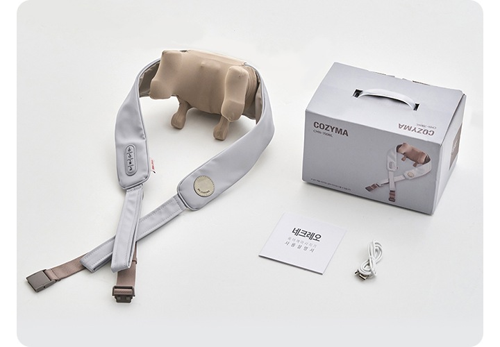 네크레오 목어깨 마사지기 제품 구성품 이미지 입니다. 네크레오 목어깨 마사지기 본체와 박스, 사용설명서, C-TYPE 선이 나와있습니다.