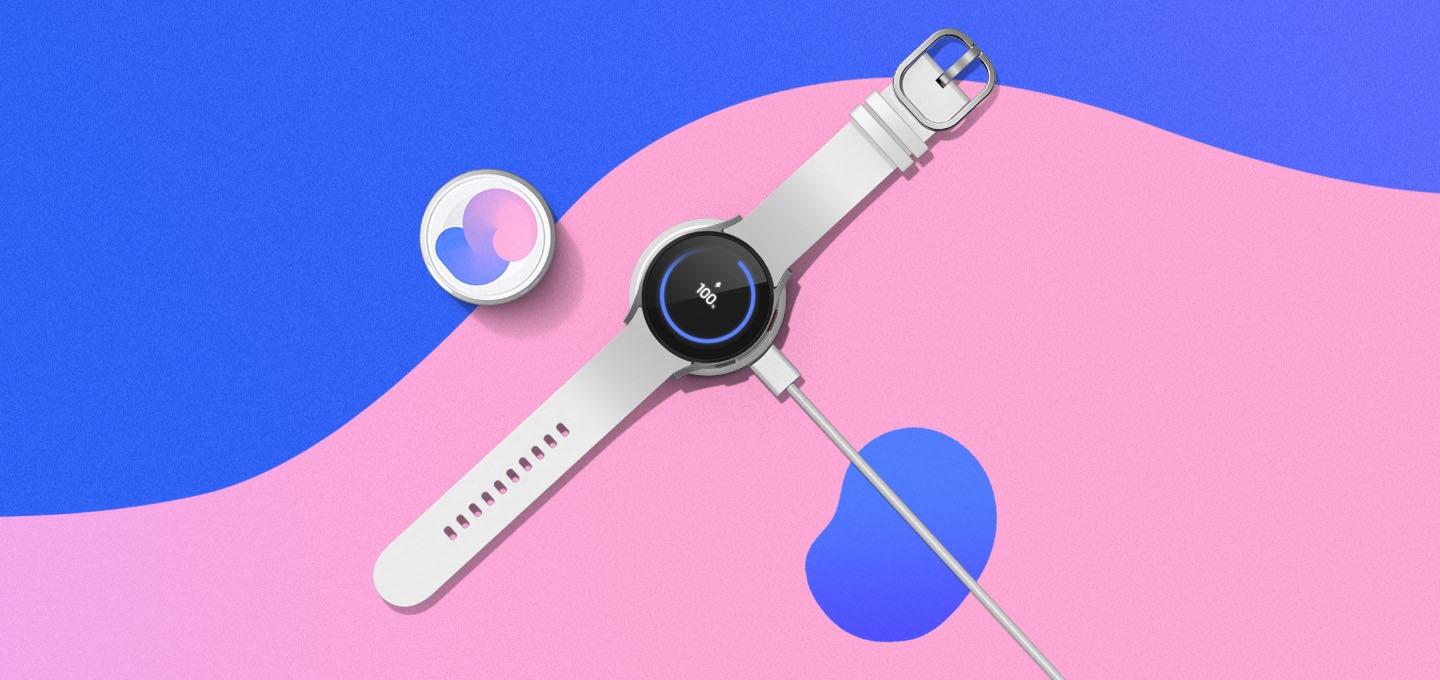 갤럭시 워치 무선 충전기 위에서 바라본 이미지와, 그 옆에 무선 충전기 위해 갤럭시 워치가 올려져 있는 이미지 입니다.