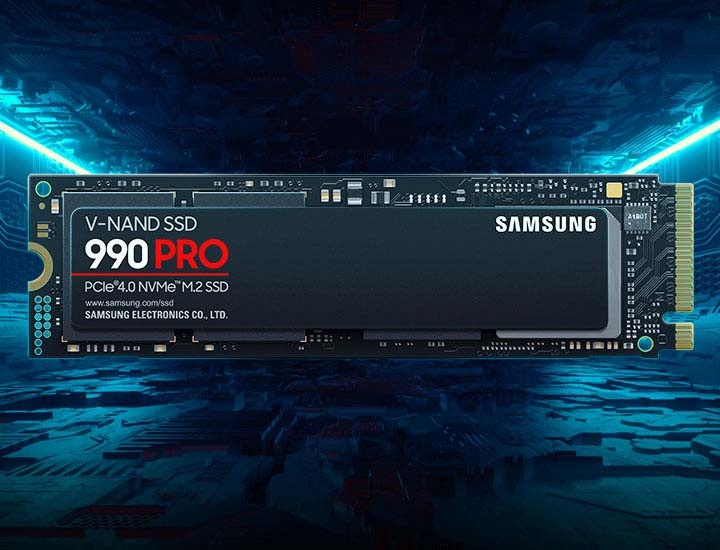 990 PRO NVMe 제품 정면 이미지입니다.