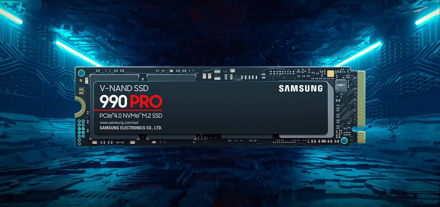 990 PRO NVMe 제품 정면 이미지입니다.