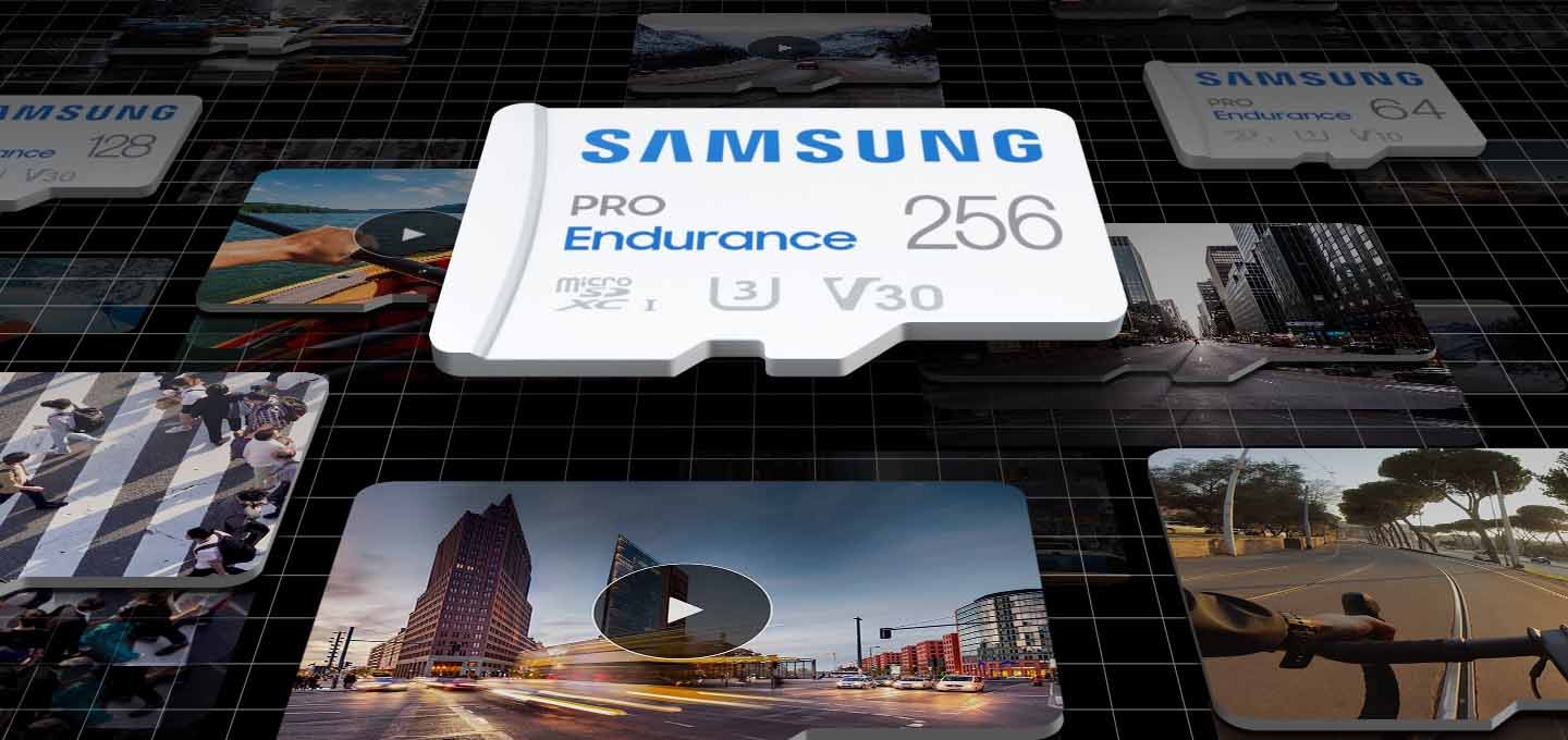 이미지 중간에 아래에서 위로 올려보는 느낌에 마이크로SD 메모리카드 PRO Endurance 256 GB 정면 이미지다 배치하여 있으며, 배경에는 검정색 바탕에 하얀 얇은 선으로 격자 무늬가 그려져 있습니다. 격자 무늬 위에는 동영상 재생 표시가 그려진 도시 이미지와 카누를타는 이미지, 마이크로SD 메모리카드 PRO Endurance 65 GB 아래에서 올려본 정면 이미지가 256 GB를 중심으로 시게 방향으러 나열해 있습니다.