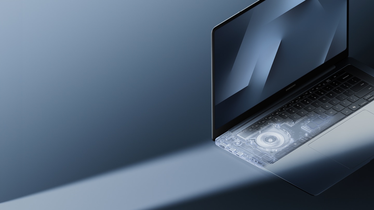 남색 배경에 놓인 갤럭시 북6 제품이 놓여져 있고, 제품 키보드 부분에 빛이 들어온다.   이미지 클릭 시 제품 상세 페이지로 이동한다.