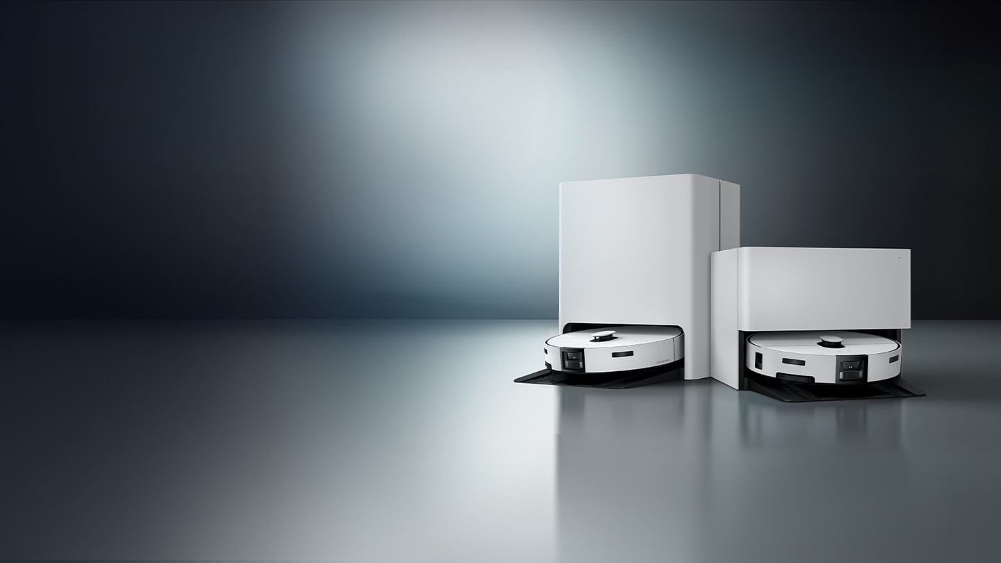 회색톤의 어두운 그라데이션 벽면 앞에 배치된 2026 Bespoke AI 스팀 울트라 제품 2대가 배치되어 있으며, 이미지를 클릭하면 청소기 기획전 페이지로 이동합니다.