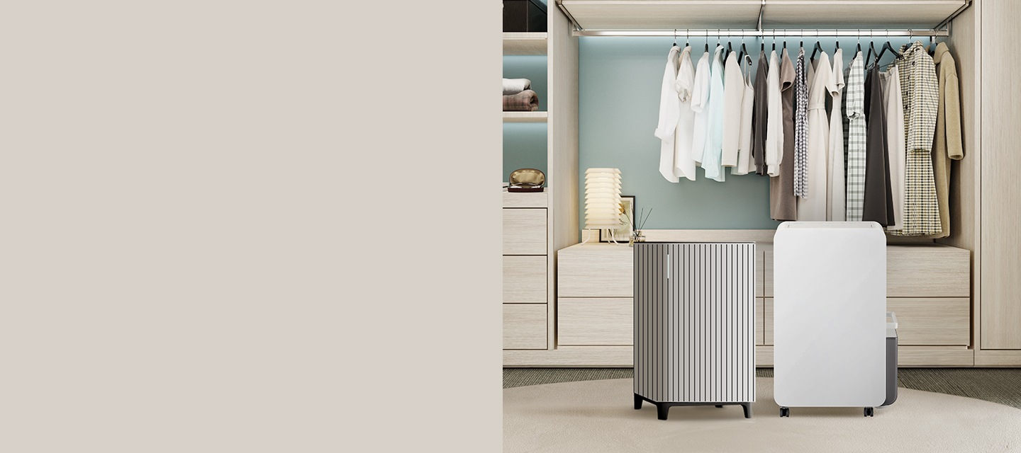 거실 배경 가운데 인버터 제습기, Infinite AI 공기청정기 제품이 함께 배치되어 있는