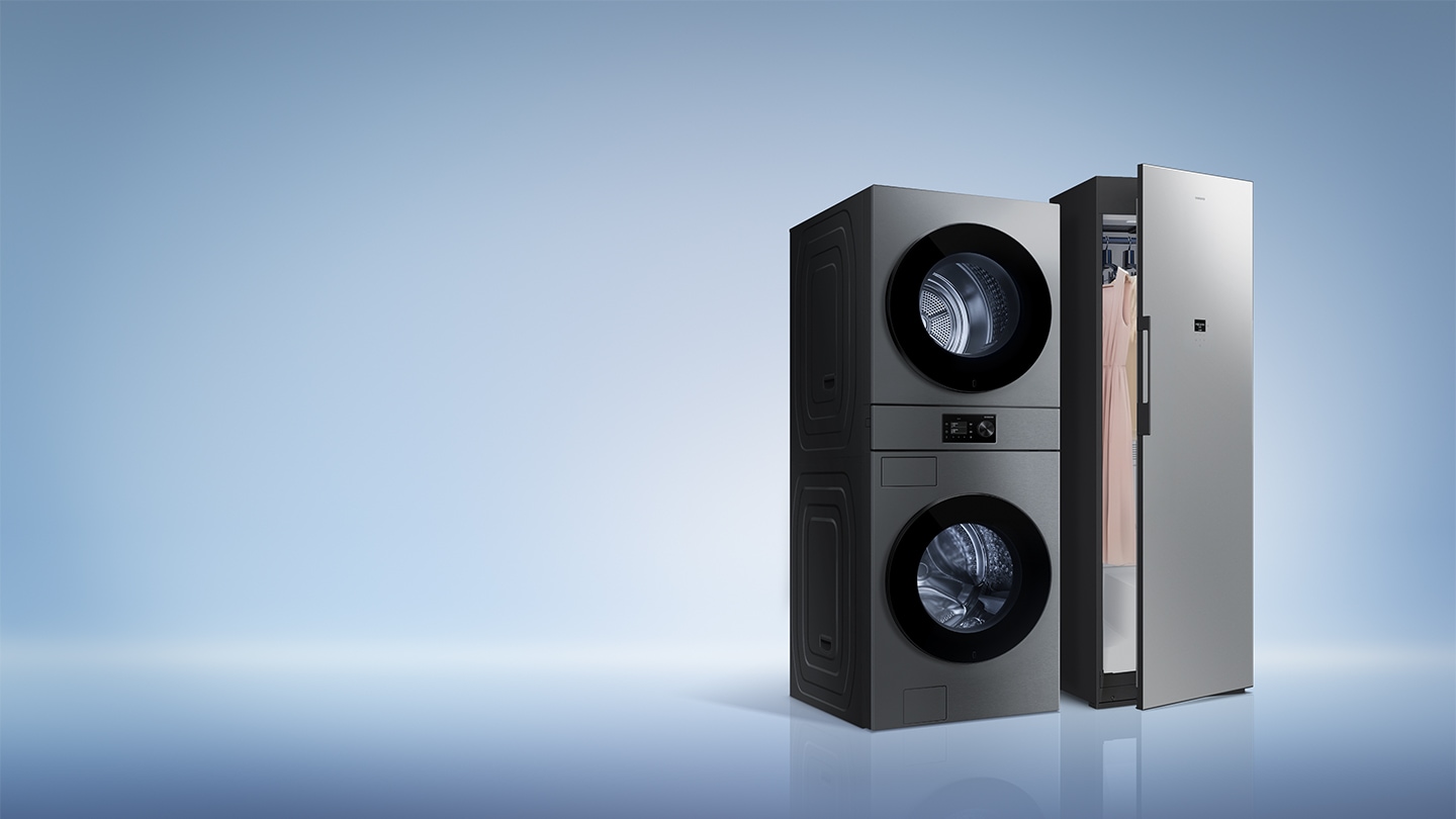 약간 비스듬히 배치된 비스포크 AI 세탁기, 건조기, 에어드레서. 에어드레서 문이 살짝 열려 있고, 그 안으로 분홍색 드레스가 보인다  이미지를 클릭하면 세탁기, 건조기 제품 모두 보기 페이지로 이동된다. 