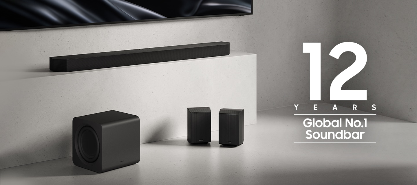Q 시리즈 오디오가 좌측에 위치해있고 오른쪽에 '12 Years global No.1 Soundbar' 라는 글씨가 적혀있다.