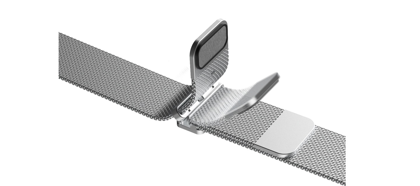 밀레니즈 밴드 실버 색상의 자석 연결부 부분을 확대하여 착용하는 방법을 보여주는 이미지입니다.