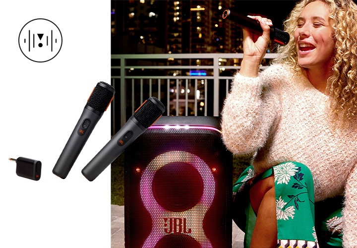 오른쪽에는 JBL PARTYBOX 스피커 옆에 앉은 여성이 마이크를 들고 노래를 부르고 있습니다. 왼쪽에는 마이크와 동글 제품컷이 보입니다.