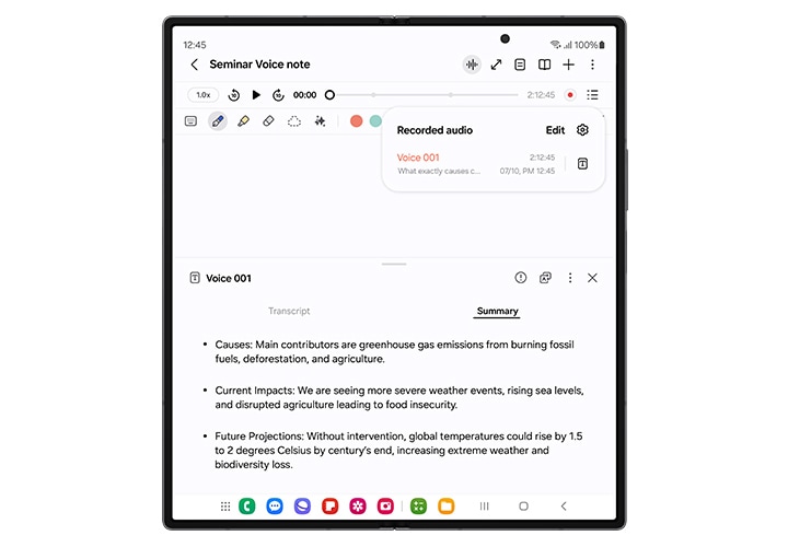 삼성 노트 앱에서 요약 버튼을 누르면 녹음된 내용이 요약되어 표시됩니다.