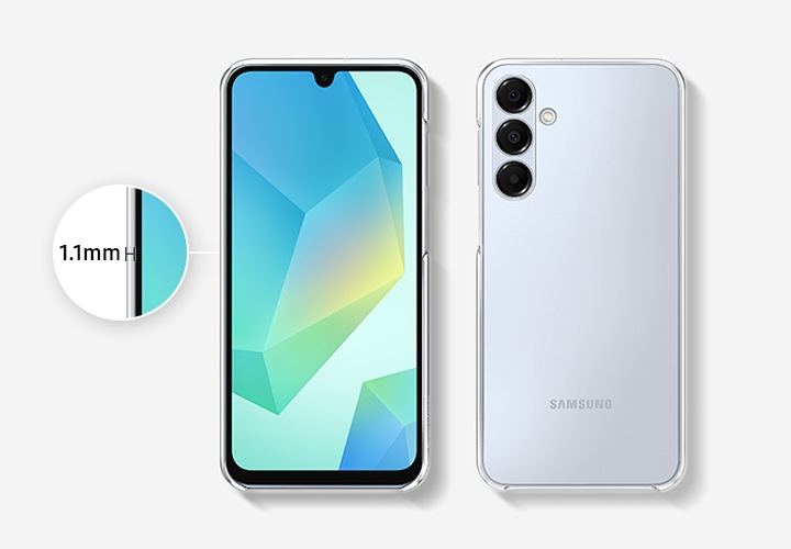 그레이 색상의 갤럭시 A16 기기 2대가 각각 앞면과 뒷면을 드러내고 있습니다. 두 기기 모두 클리어 케이스를 착용하고 있습니다. 기기 왼쪽에는 1.1mm 두께의 케이스를 확대해 강조한 이미지가 있습니다.