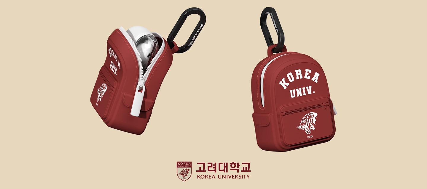 왼쪽에는 약 75도 왼쪽으로 기울여지고 지퍼가 열린 상태의 제품의 모습이, 오른쪽에는 약 20도 오른쪽으로 기울어진 상태의 제품의 정면 이미지가 보입니다.