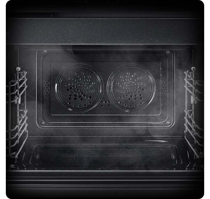 오븐 내부의 정면이 보여진 이미지 입니다. 스팀이 분사되는 느낌이 연출되고 있습니다.