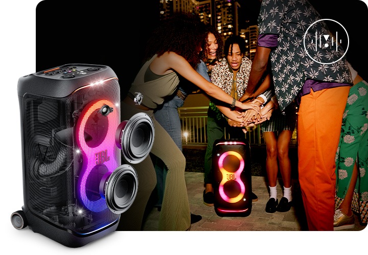 오 : 사람들이 제품을 가운데 두고 그 위에서 손을 모아 파이팅을 하고 있습니다. 왼 : 제품 왼쪽 45도 측면 컷이 보이며, 제품 내부와 우퍼와 돔 트위터가 보입니다.