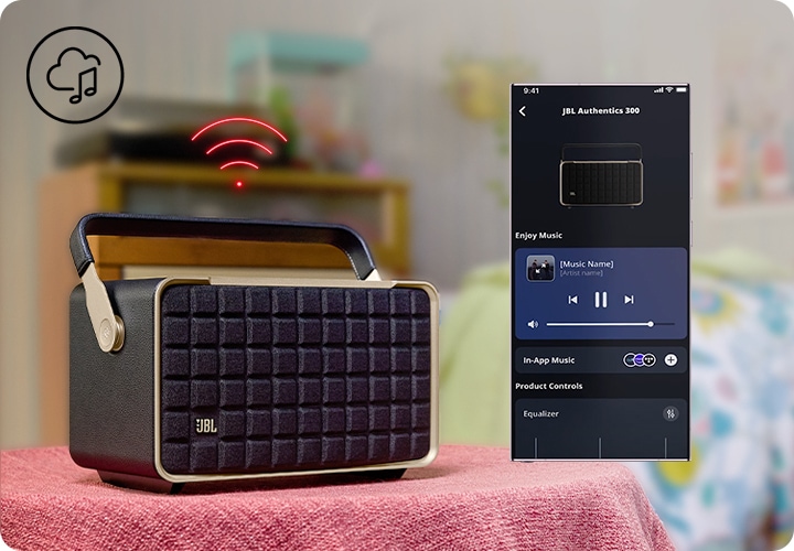 좌 : 제품이 방안 테이블 위에 올려져 있으며 그 위로 와이파이 아이콘이 노출되고 있습니다. / 우 : 휴대폰 화면에 JBL ONE APP 화면이 노출되고 있습니다.