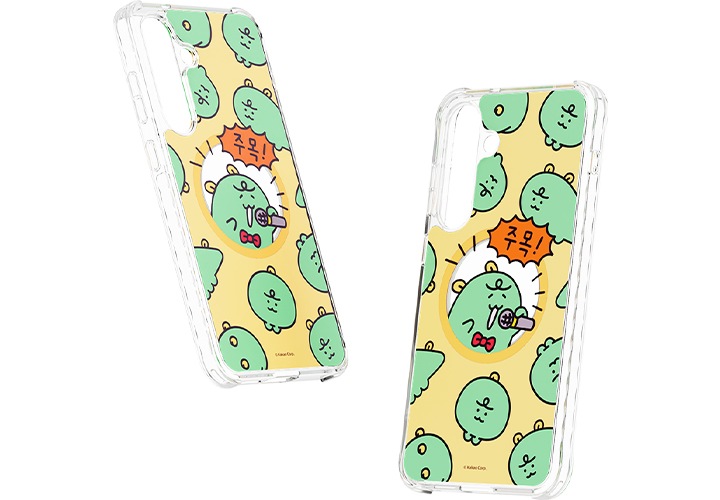 이미지 왼쪽 부분에는 갤럭시 S25+ 죠르디 버라이어티 마그넷 케이스가 오른쪽 윗부분으로 20도 정도 돌아간 정면 이미지가 보이고 있고 이미지 오른쪽 부분에는 갤럭시 S25+ 죠르디 버라이어티 마그넷 케이스가 왼쪽 윗부분으로 10도 정도 돌아간 정면 이미지가 보이고 있는 이미지입니다.