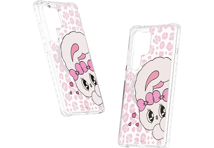 이미지 왼쪽 부분에는 갤럭시 S25 Ultra 에스더버니 버라이어티 마그넷 케이스가 오른쪽 윗부분으로 20도 정도 돌아간 정면 이미지가 보이고 있고 이미지 오른쪽 부분에는 갤럭시 S25 Ultra 에스더버니 버라이어티 마그넷 케이스가 왼쪽 윗부분으로 10도 정도 돌아간 정면 이미지가 보이고 있는 이미지입니다.