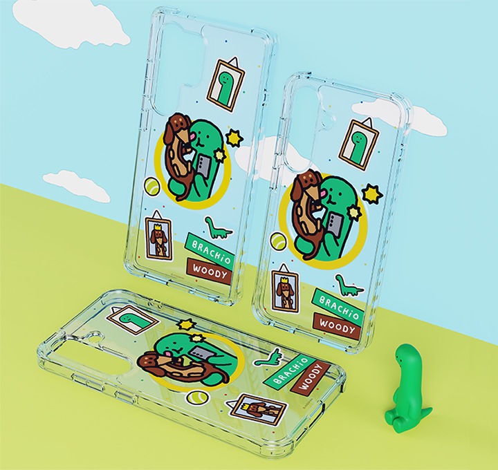 초록색 바닥과 하늘색 벽에 구름이 그려져 있는 배경에 갤럭시 S25+ 조구만 버라이어티 마그넷 케이스가 가로로 바닥에 누워 있는 정면 이미지가 이미지 하단 부분에 보이고 있고 갤럭시 S25 Ultra 조구만 버라이어티 마그넷 케이스. 갤럭시 S25 조구만 버라이어티 마그넷 케이스가 벽에 기대어 있는 정면 이미지가 왼쪽에서 오른쪽으로 나열되어 보이고 있습니다.