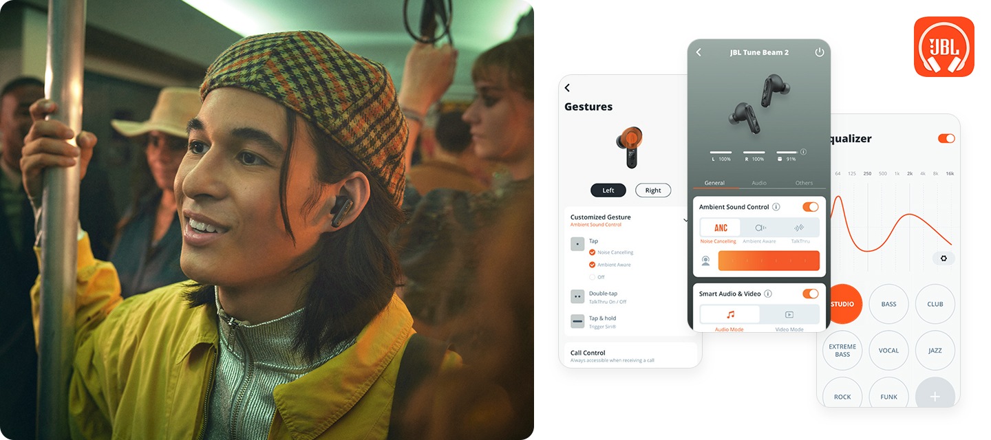 블랙 색상의 이어버드를 착용한 남성이 지하철을 손잡이를 잡고 있습니다. 오른쪽에는 JBL Headphones 앱의 화면이 보입니다.