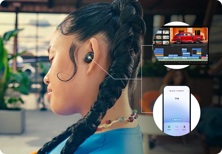 이어버드를 착용한 여성이 있습니다. 여성 오른쪽에는 태블릿과 스마트폰이 동시에 연결되어 있는 듯한 모습으로 선이 표시되어 있습니다.