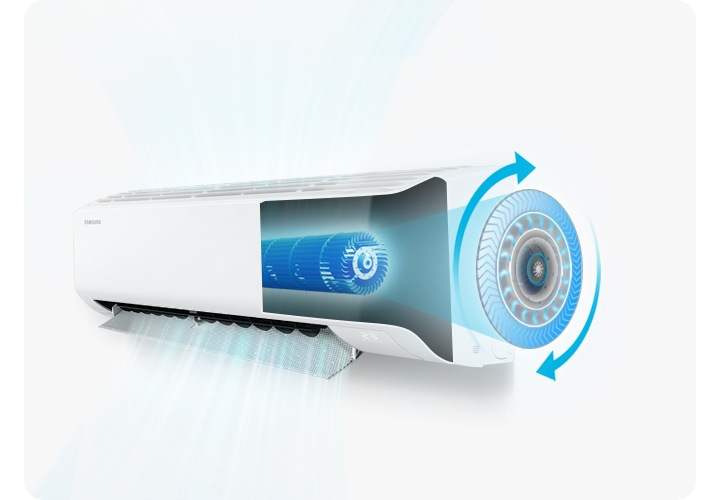 작동중인 벽걸이 에어컨이 보여지고 에어컨 절반이 내부가 보여지며 패스트 쿨링이 되는 듯한 모습이 보여집니다.