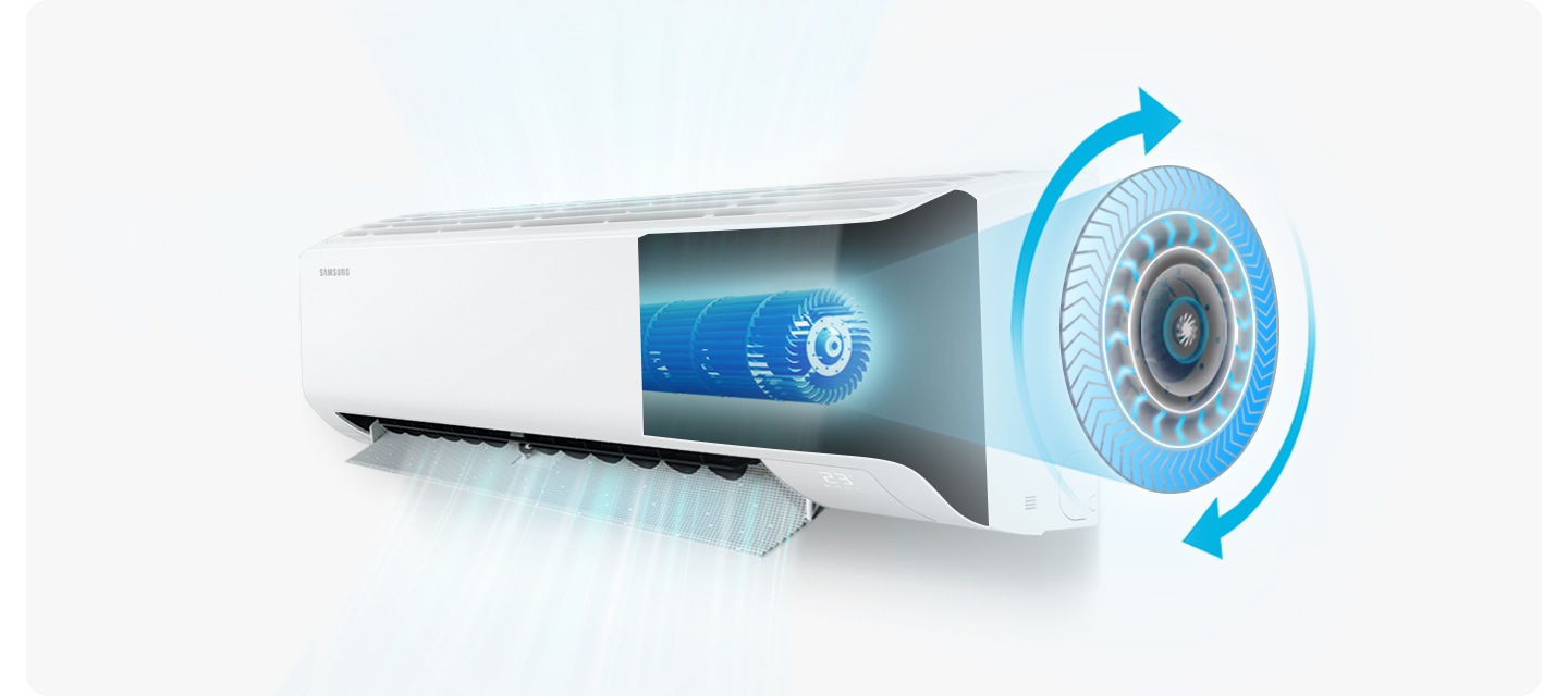 작동중인 벽걸이 에어컨이 보여지고 에어컨 절반이 내부가 보여지며 패스트 쿨링이 되는 듯한 모습이 보여집니다.