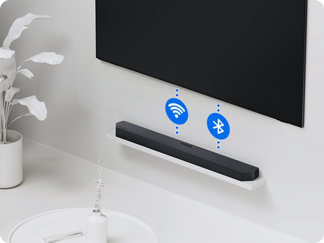 TV와 사운드바가 연결되어 있고 와이파이, 블루투스 아이콘이 보입니다.