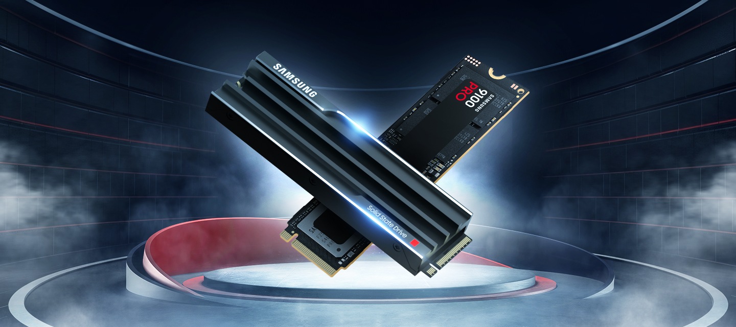 SSD 9100 PRO with Heatsink 제품 두개가 교차되며 엑스 모양을 보이고 있습니다.