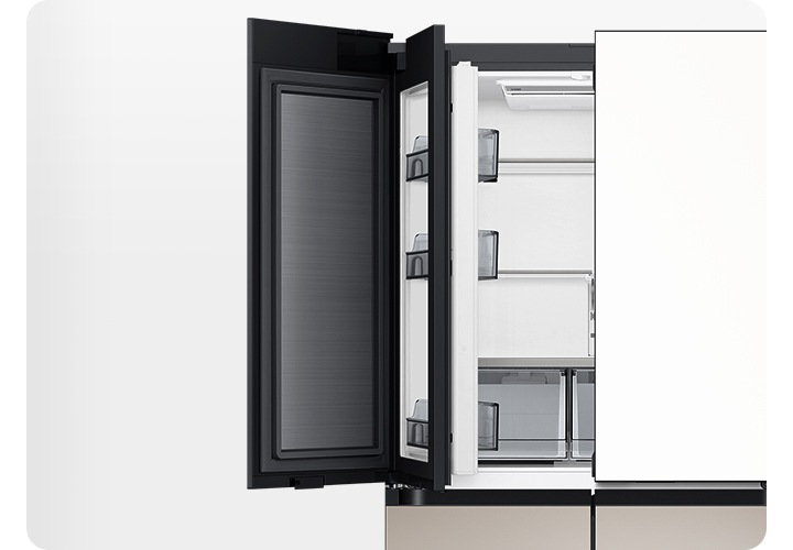 냉장고 좌측 상단 푸드쇼케이스가 열려있는 이미지 입니다.