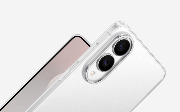 클리어 케이스를 장착한 갤럭시 S25 엣지 2대가 약간 기울어진 채, 하나는 전면부를 하나는 후면부를 나타냅니다.