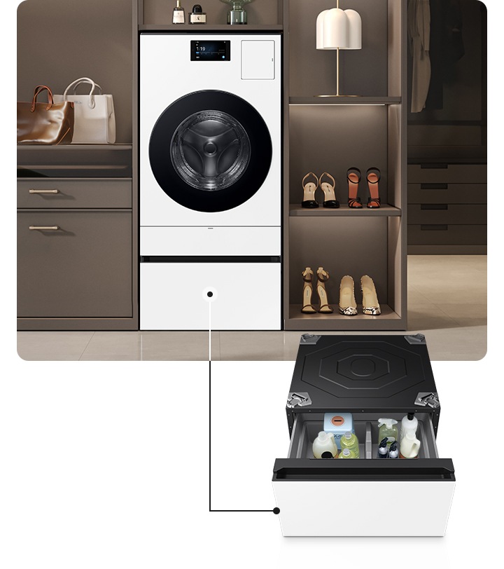 이미지 왼쪽에는 수납장 사이즈 Bespoke AI 콤보+ Bespoke AI 콤보 수납함 제품 이미지 보입니다.  제품 왼쪽에는 수납장있고, 수납장 위에는 가방 2개와 옷이걸려있습니다. 오른쪽에는 구두와 옷들이 걸려있습니다. 이미지 오른쪽에는 수납함 열려있는 이미지 보입니다, 수납함 안에는 각종 세제들이 있습니다.